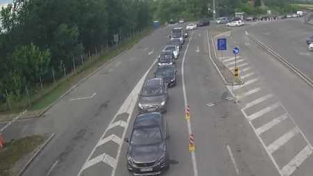 Gužve na granicama: Duge kolone na prelazima sa Hrvatskom