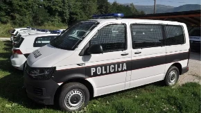 Užasne scene kod Travnika: Vozila se od siline udara naslagala jedno na drugo