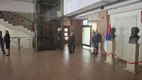 Poslanici u holu: Nakratko prekinuta sjednica Narodne skupštine Republike Srpske (FOTO/VIDEO)