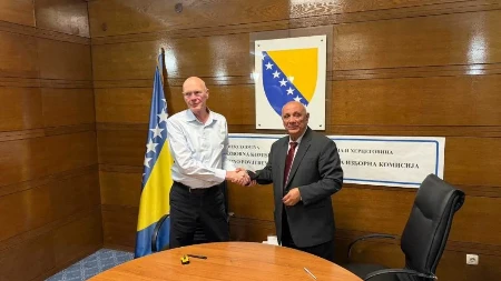 Potpisan ugovor od 74,5 miliona KM: Stižu skeneri i biometrijska identifikacija na biračka mjesta u BiH