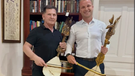 “Čuvati tradiciju znači je istinski živjeti”: Stanivuković pohađa školu gusala u Kući Milanovića (FOTO)