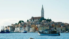 Cijene ležaljki na hrvatskim plažama idu i do 100 evra