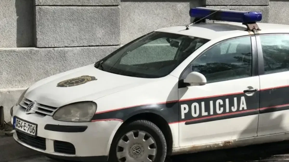 Saobraćajna nesreća kod Hadžića: Obustavljen saobraćaj zbog udesa tri vozila