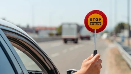 Prijedorska policija oduzela vozilo: Vozač nakupio 5.800 KM neplaćenih kazni