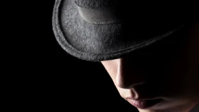 Dostavljač zaradio milione dolara radeći studentske zadatke i polažući ispite, a sada je osuđen na zatvorsku kaznu
