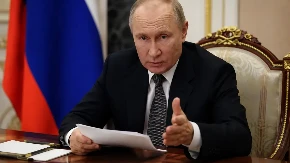 Putin: Zapad više ne krije da se sprema za rat sa Rusijom