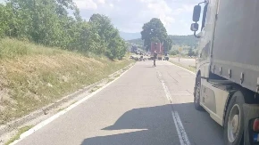 Tragedija kod Drvara: Djevojka (24) nakon sudara s ocem odletjela pod kamion i poginula