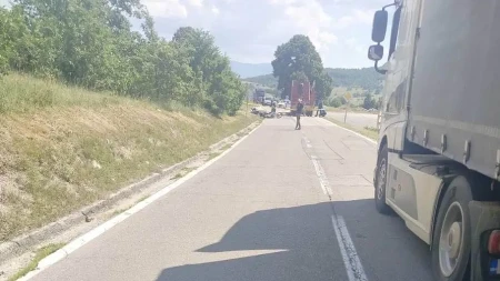 Tragedija kod Drvara: Djevojka (24) nakon sudara s ocem odletjela pod kamion i poginula