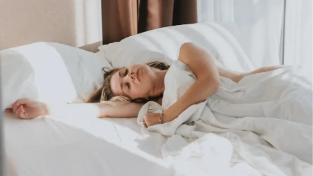 Ne možete da zaspite zbog vrućine? Odmah izbacite ove stvari iz spavaće sobe