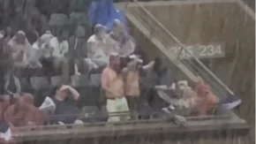 Nevrijeme odgodilo početak drugog poluvremena na Svjetskom prvenstvu (VIDEO)