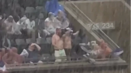 Nevrijeme odgodilo početak drugog poluvremena na Svjetskom prvenstvu (VIDEO)