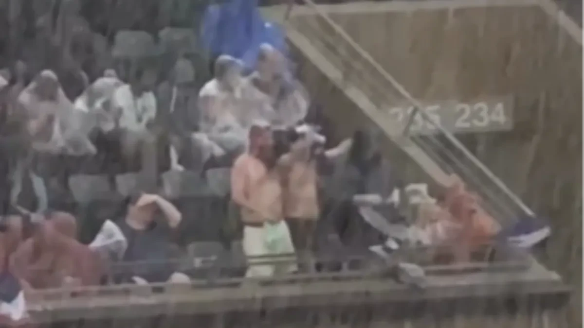 Nevrijeme odgodilo početak drugog poluvremena na Svjetskom prvenstvu (VIDEO)