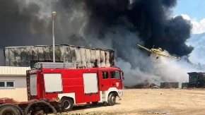Dramatična noć u Mostaru: Požar na deponiji Uborak i jutros aktivan