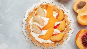 Keks torta sa kajsijama i makom: Brza i osvježavajuća poslastica bez pečenja