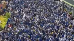 Euforija ne staje ni ovoga puta: Velika podrška za Zmajeve u Sijetlu (VIDEO)