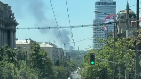 Gust dim iznad Beograda: Snimci požara kruže društvenim mrežama (VIDEO)