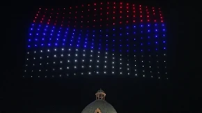 Dron spektakl iznad Narodne skupštine Srbije uoči skupa "Srbija jedna porodica" (VIDEO)