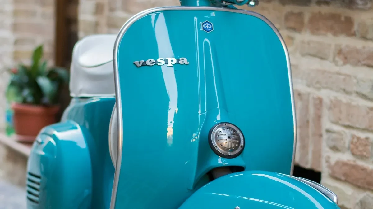 Vespa slavila 80. rođendan: Vozači napravili spektakl na ulicama Rima