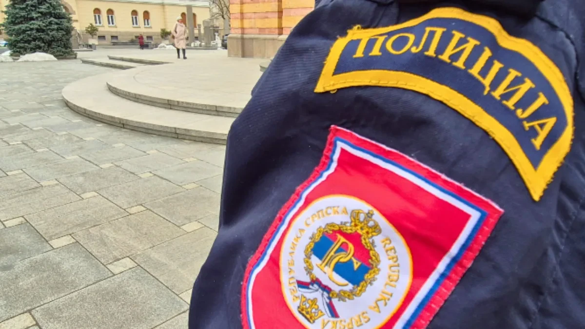Zapalio se automobil na putu prema Banjaluci