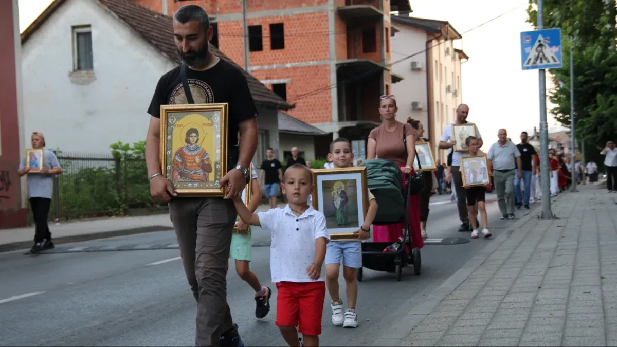 Obilježen Dan grada: Svečana vidovdanska litija prošla Dobojem