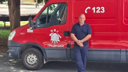 Dimnjačaru Iliji ne smetaju tropske temperature: Pravo je vrijeme za čišćenje dimnjaka 