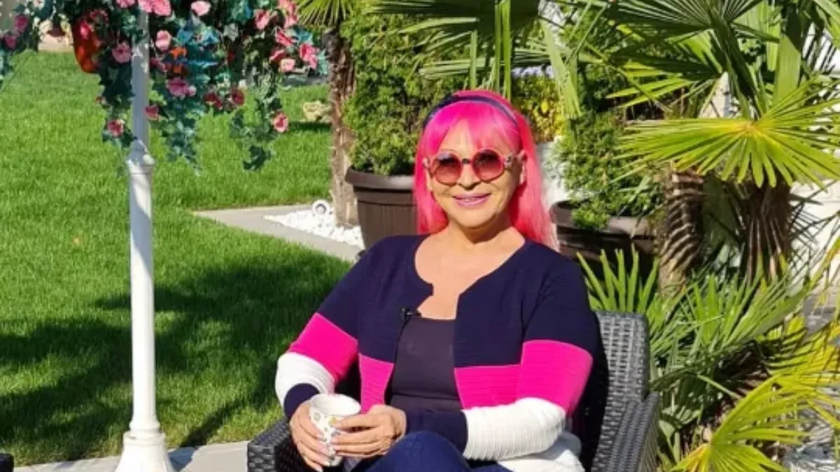 Zorica Brunclik u 71. godini prkosi godinama: Raskošna torta, crveni baloni i romantična poruka za Kemiša