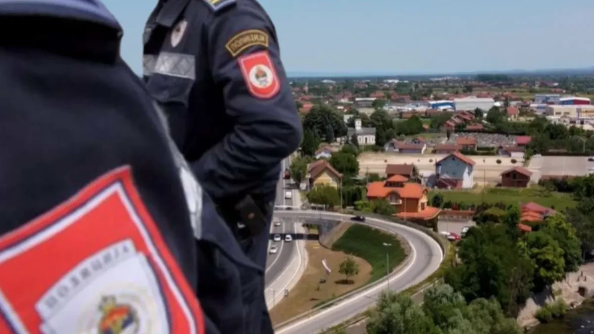 Udes kod Ribnika: Dvije osobe povrijeđene u sudaru teretnjaka i auta