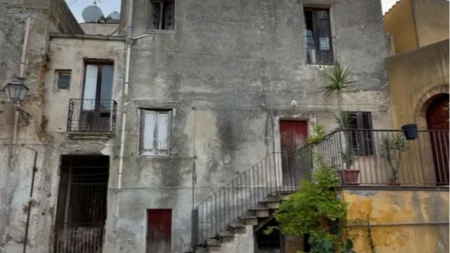 Kupila kuću u Italiji za jedan evro, pa u nju uložila pravo bogatstvo: Pogledajte kako danas izgleda