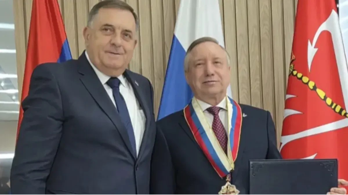 Dodik uručio guverneru Sankt Peterburga Orden zastave Republike Srpske