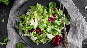 Pranje zelene salate pod mlazom vode zapravo nije dovoljno