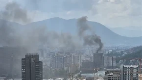 Veliki požar u Sarajevu: Vatrogasci na terenu