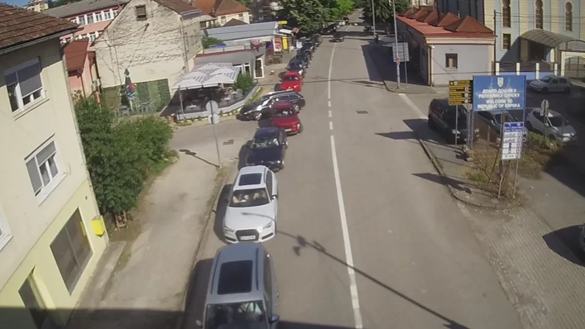 Satima se čeka na granici sa Srbijom, Hrvatskom, Crnom Gorom