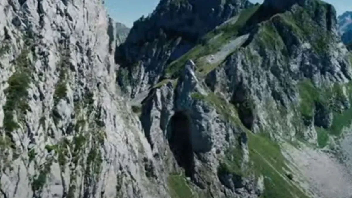 Pala u provaliju duboku 250 metara: Izvučeno tijelo planinarke iz Srbije