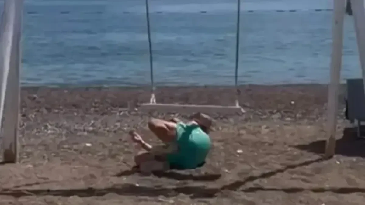 Đani pao nasred plaže: Sve uhvaćeno na snimku (VIDEO)
