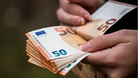 Ova evropska zemlja povećava plate za 205.000 državnih službenika