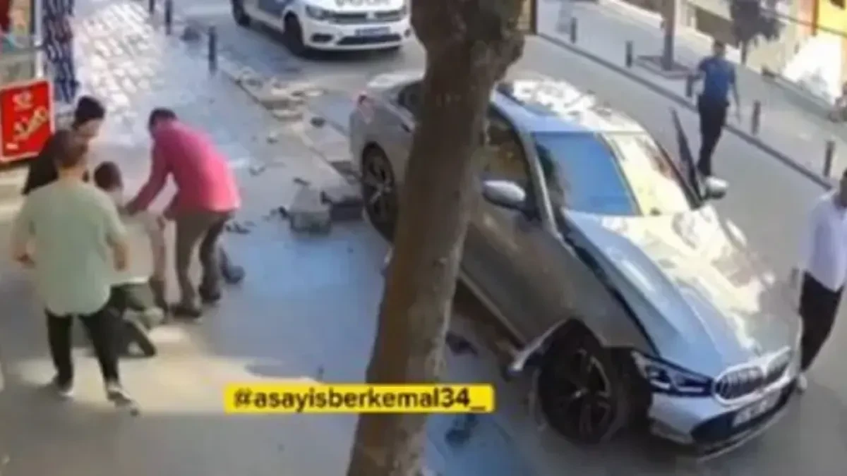 Udario pješaka pa izašao da provjeri štetu na autu (VIDEO)