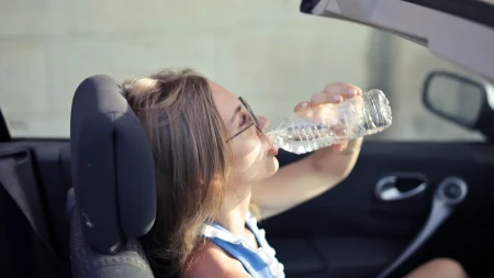 Ove stvari ljeti nikako ne smijete ostavljati u autu