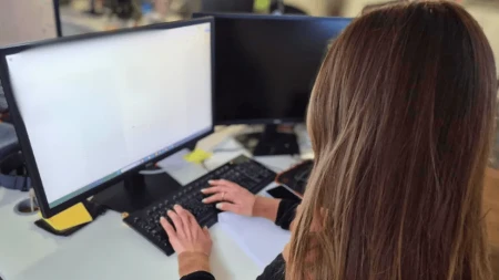 Opasnost za frilensere: Vještačka inteligencija ruši cijene rada i mijenja tržište iz korijena
