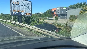 Auto u kanalu: Saobraćajna nezgoda na brzoj cesti Laktaši–Banjaluka