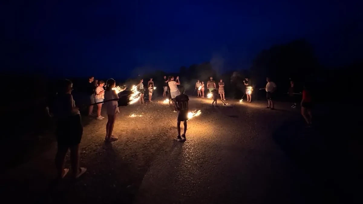 Širom Srpske organizovano tradicionalno mašalanje: Najmlađi uz plamen sačuvali običaj uoči Petrovdana
