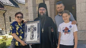 Božana Popović virtuoz zmijanjskog veza: Prelijep rad poklonila manastiru Osovica