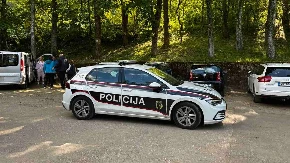 Stravični detalji dvostrugog ubistva u Sarajevu: Adnan Lokvančić majci odrubio glavu, a brata ubio lopatom