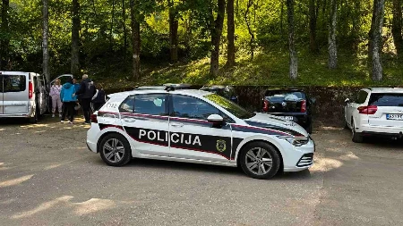 Stravični detalji dvostrugog ubistva u Sarajevu: Adnan Lokvančić majci odrubio glavu, a brata ubio lopatom