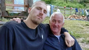 Jede šnicle i uživa u prirodi: Jokić na odmoru u komšiluku (FOTO)
