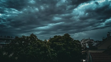 Stiže promjena vremena: Izdato upozorenje na pljuskove, grad i olujni vjetar