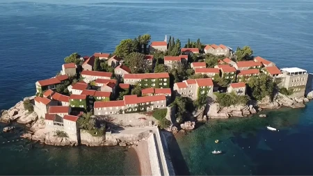 Sveti Stefan ponovo otvoren: Jedan od najluksuznijih hotela na Mediteranu dočekuje goste