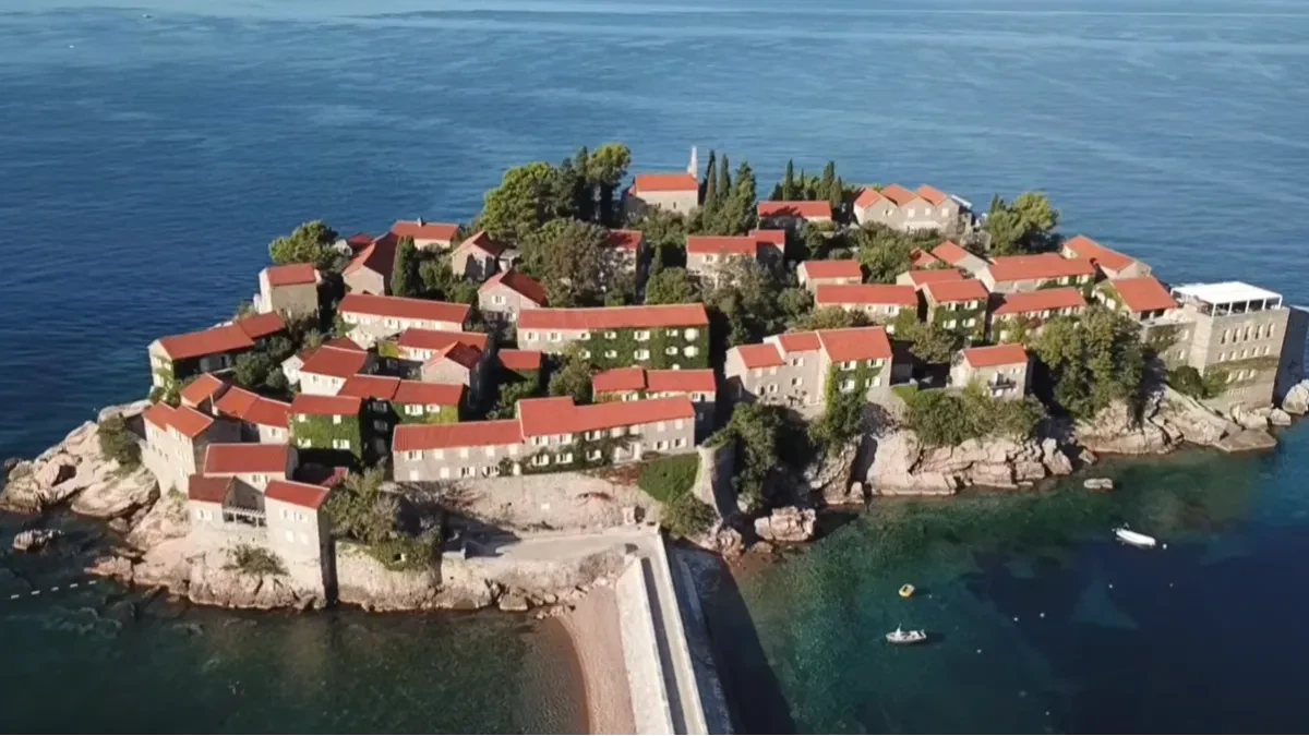 Sveti Stefan ponovo otvoren: Jedan od najluksuznijih hotela na Mediteranu dočekuje goste