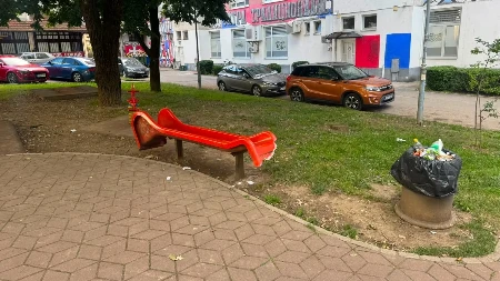Tobogan umjesto klupe: Igralište u banjalučkom naselju Čaire vapi za obnovom (FOTO)