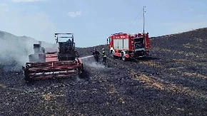 Incident u Zvorniku: Izgorjeli kombajn i 12 dunuma pšenice