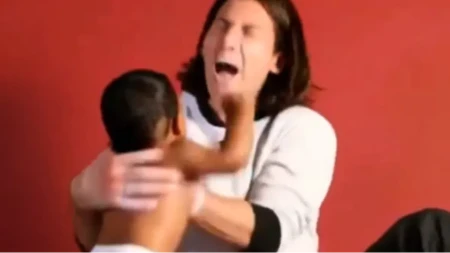 Internet gori zbog legendarne fotografije: Sada Jamal kupa Mesija (VIDEO)